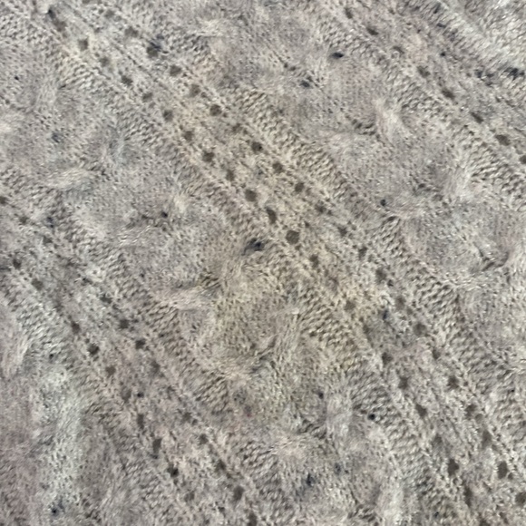 Silver and dotted black distressed open-knit v-neck scooped sweater - Picture 5 of 17